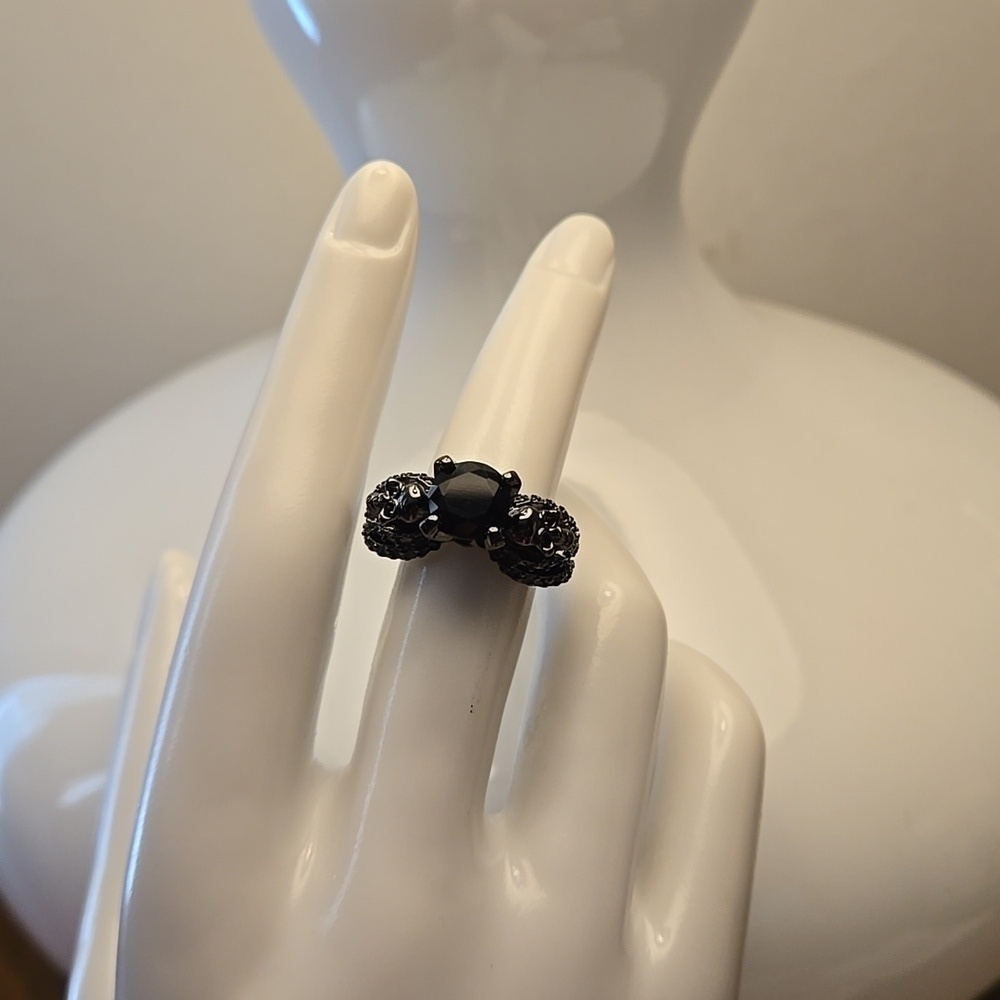 Unisex Punk/Goth Gunmetal Black Cubic Zirconia Skull Design Ring size 7 - Picture 4 of 10